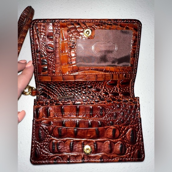 NWOT Brahmin Croc Embossed brown Leather Wristlet in Classic Pecan Melbourne - Picture 6 of 14